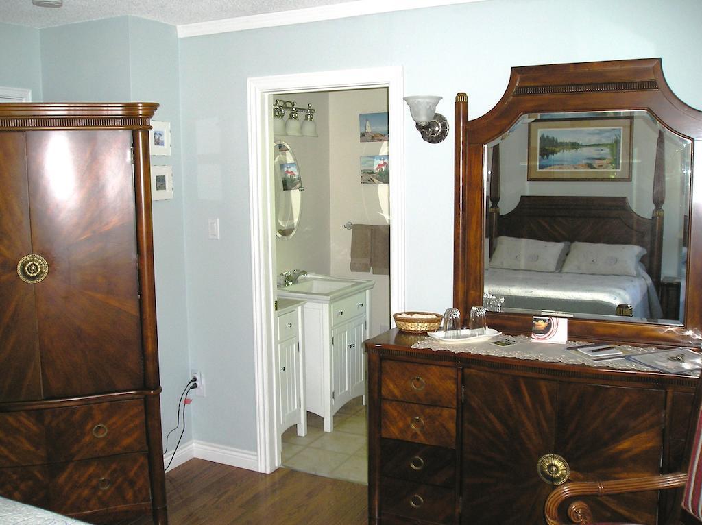 Tucked Inn The Harbour B&B Victoria Harbour Camera foto