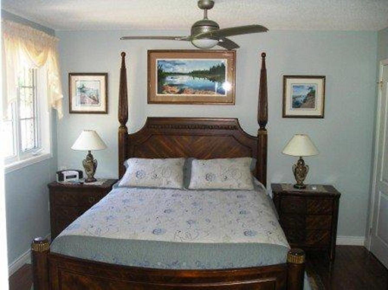Tucked Inn The Harbour B&B Victoria Harbour Esterno foto